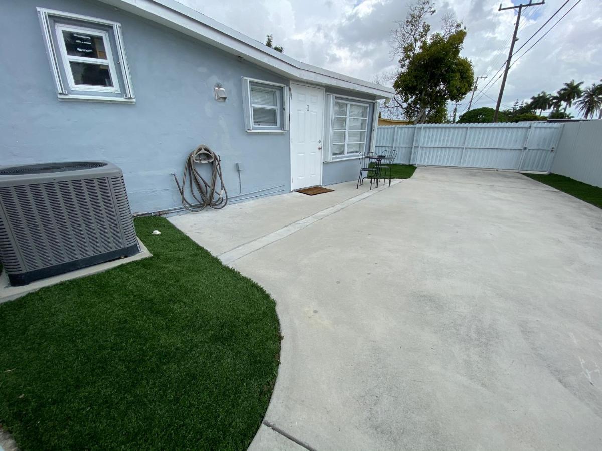 Nice Cottages Near Fiu Miami Exterior photo