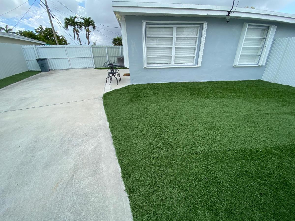 Nice Cottages Near Fiu Miami Exterior photo