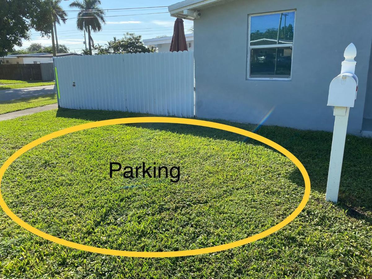 Nice Cottages Near Fiu Miami Exterior photo