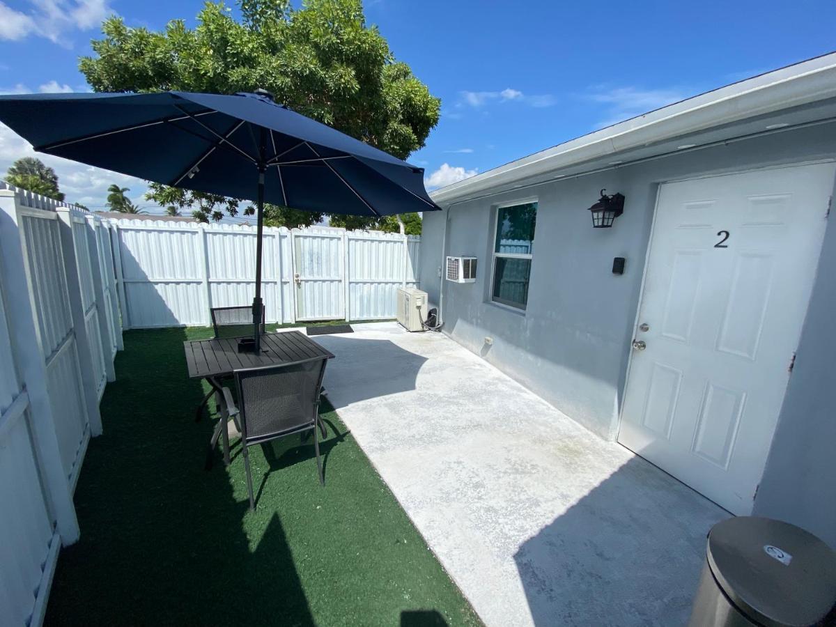 Nice Cottages Near Fiu Miami Exterior photo