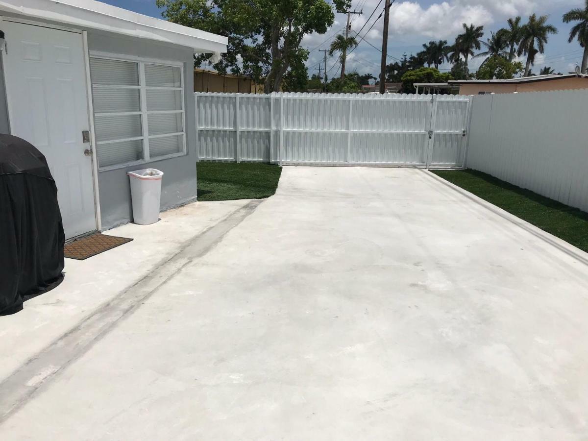 Nice Cottages Near Fiu Miami Exterior photo