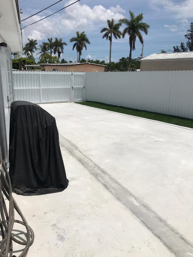 Nice Cottages Near Fiu Miami Exterior photo