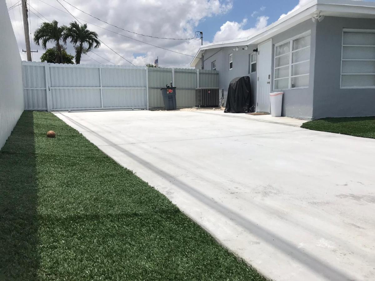 Nice Cottages Near Fiu Miami Exterior photo